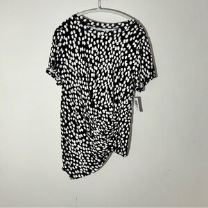 Torrid women’s size 1 Black and White Dotted Short Sleeve Top So soft & Stretchy